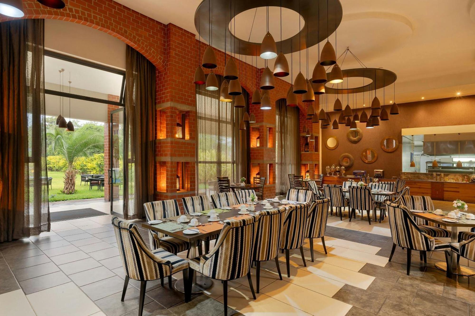 Protea Hotel By Marriott נדולה מראה חיצוני תמונה